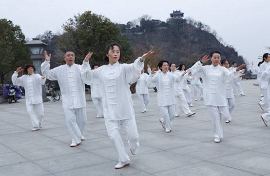 附屬醫院太極社團攝影社團聯合舉辦展演活動喜迎新年